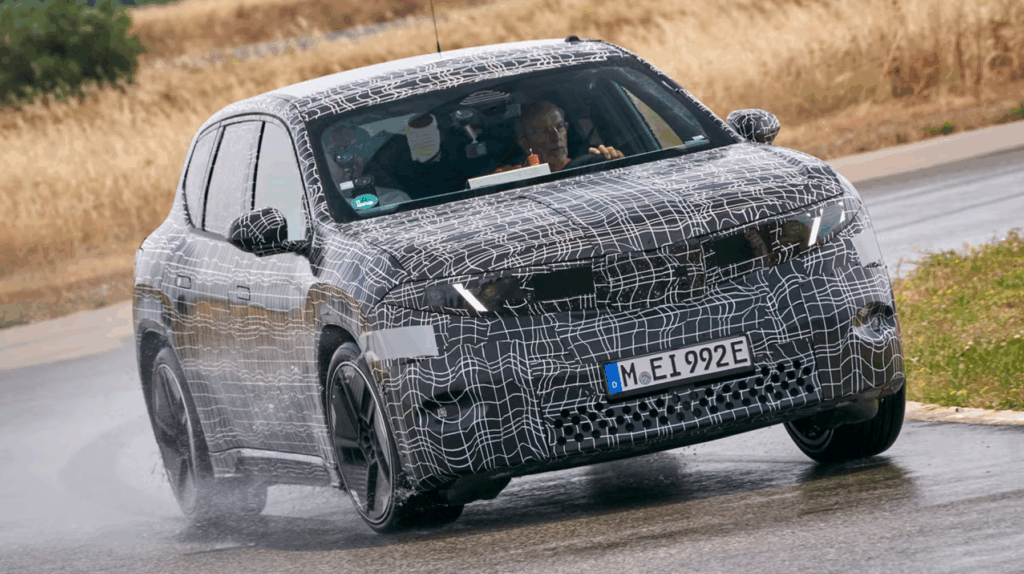 BMW iX3 프로토타입 공개